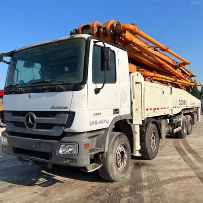 Zoomlionの機械類は具体的なポンプ トラック、56mのトラックによって取付けられた具体的なポンプを使用した